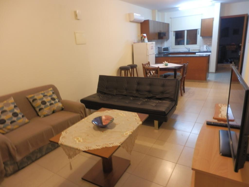 Byreva Apartments Paphos Zimmer foto